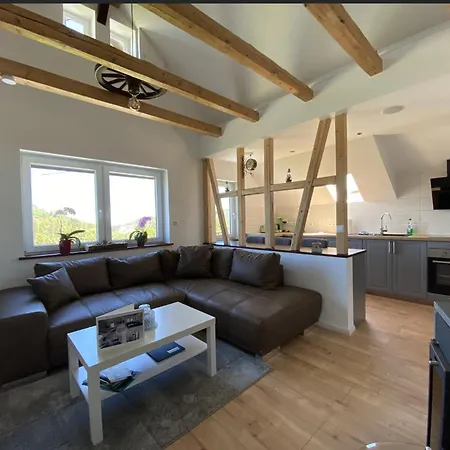 Gehlberg - 2 Separate Wohneinheiten Vakantiehuis